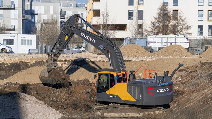 Гидравлическое масло Gazpromneft Hydraulic HLP для карьерной техники Volvo